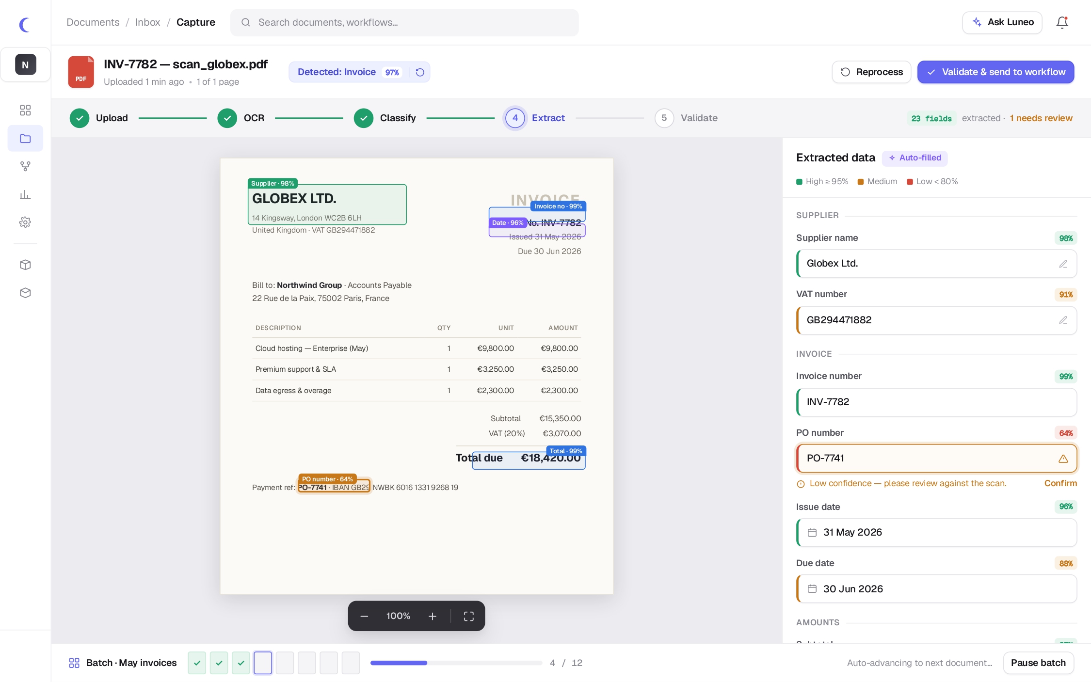 Interface de capture OCR Luneo : facture avec champs extraits surlignés et scores de confiance